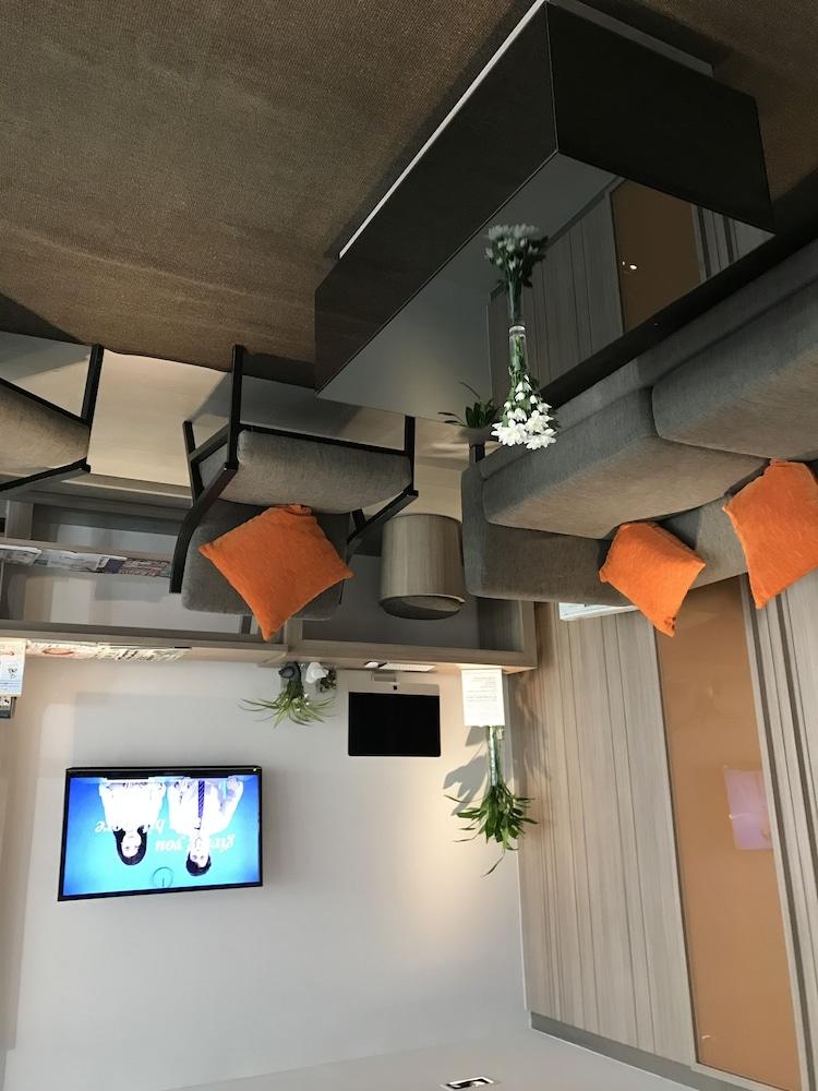 是拉差中心馨乐庭大酒店 外观 照片